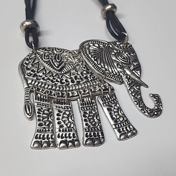 Silvertone Elephant Necklace Black Cord - Picture 2 of 8